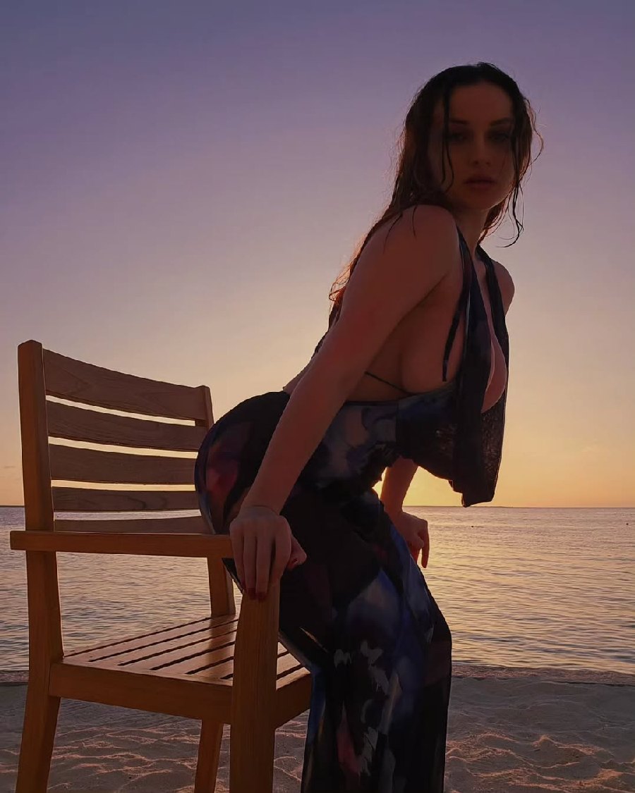 Sexy girl Miranda Faith nude in Contagene