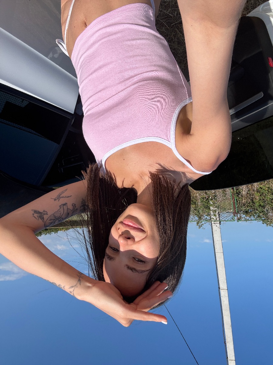 Sexy model Tina in Contagene